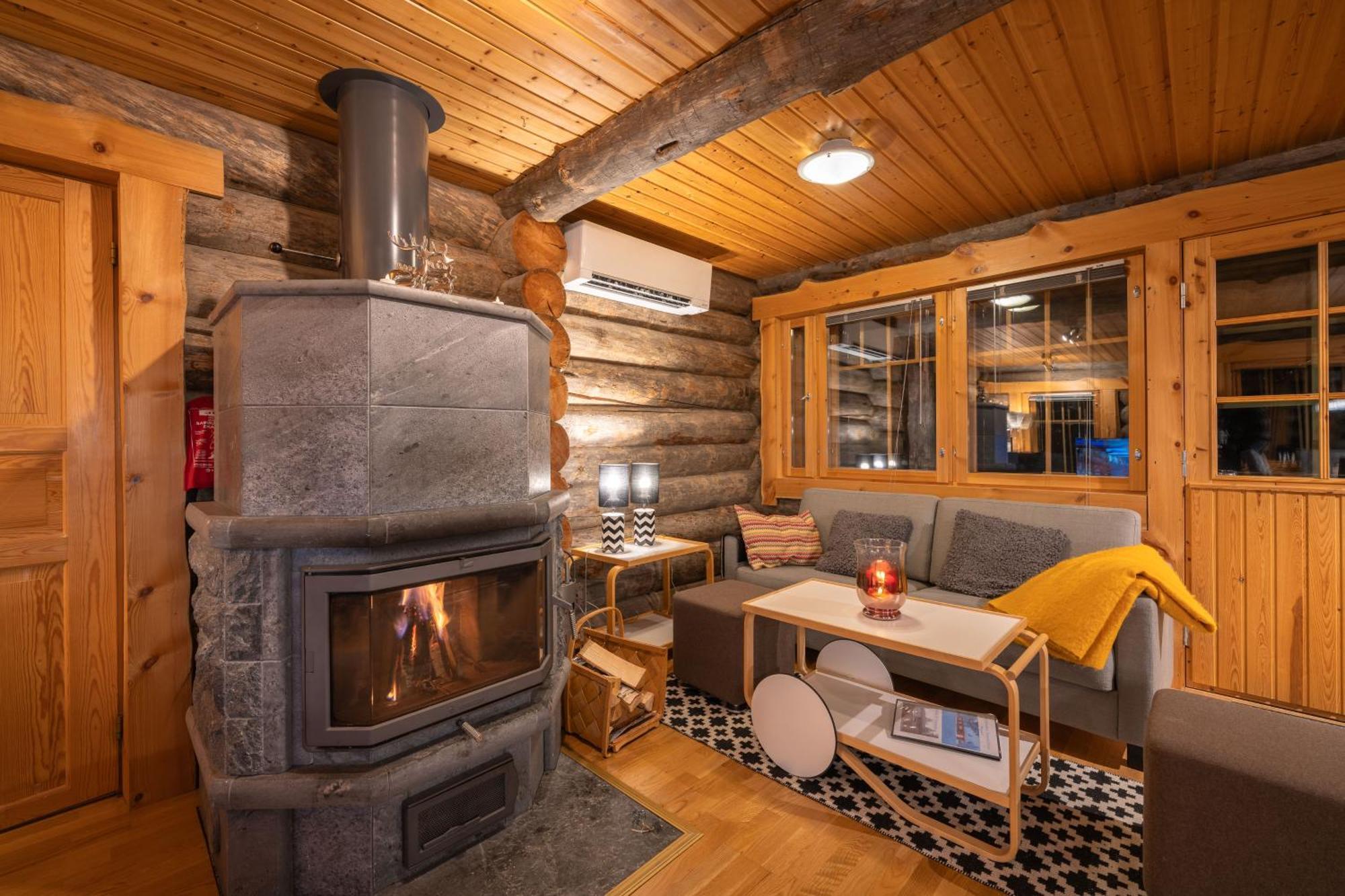 Kuukkeli Log Houses Villa Aurora "Pupula" Saariselka Esterno foto
